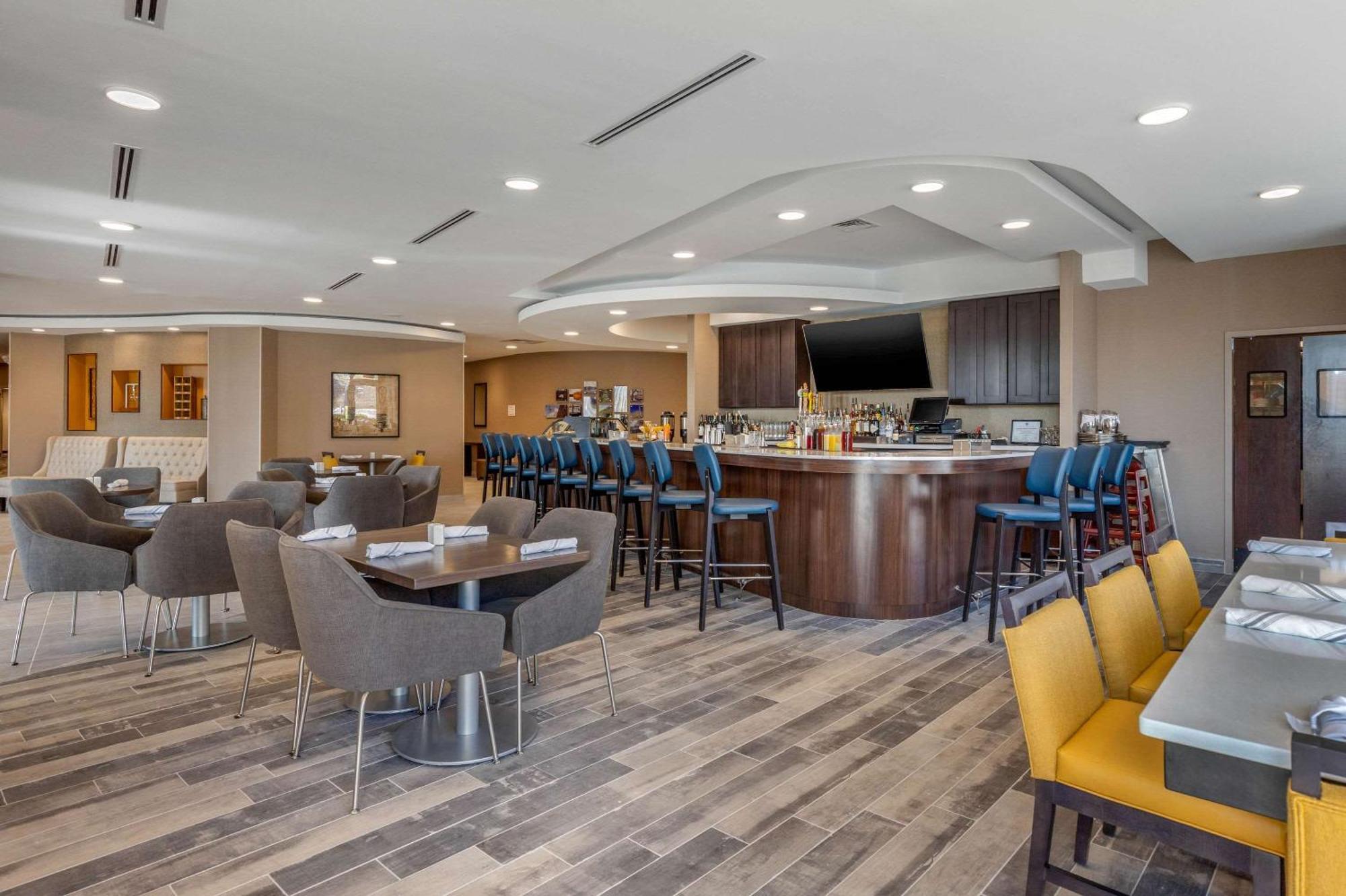 Cambria Hotel West Orange Exterior photo