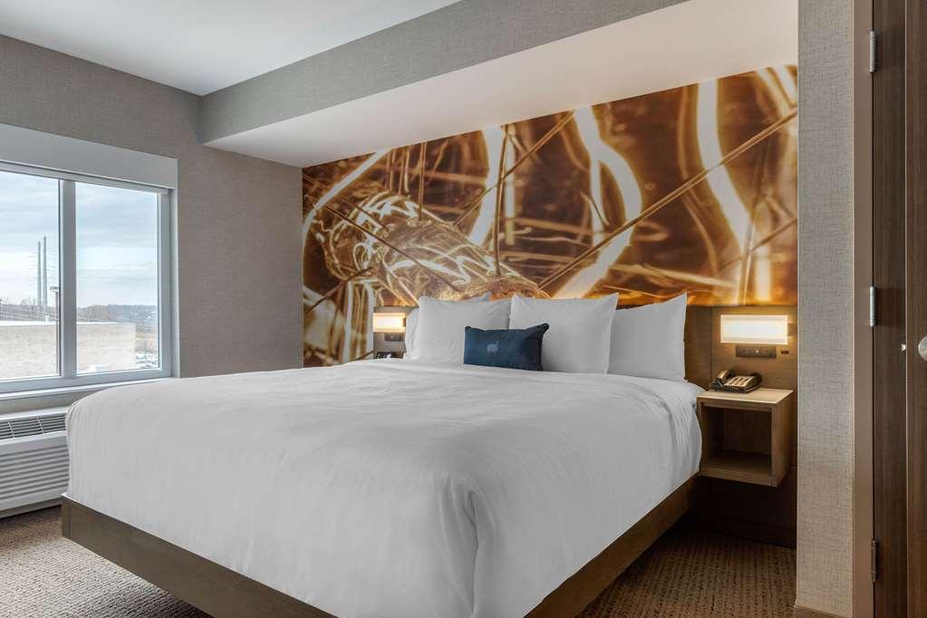 Cambria Hotel West Orange Room photo