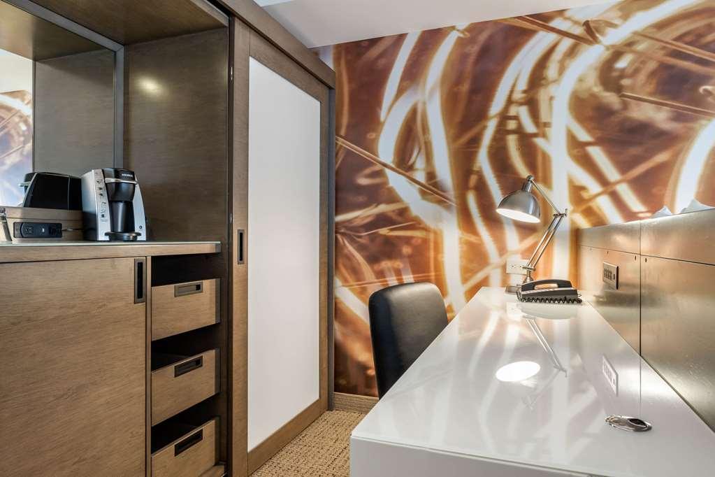 Cambria Hotel West Orange Room photo