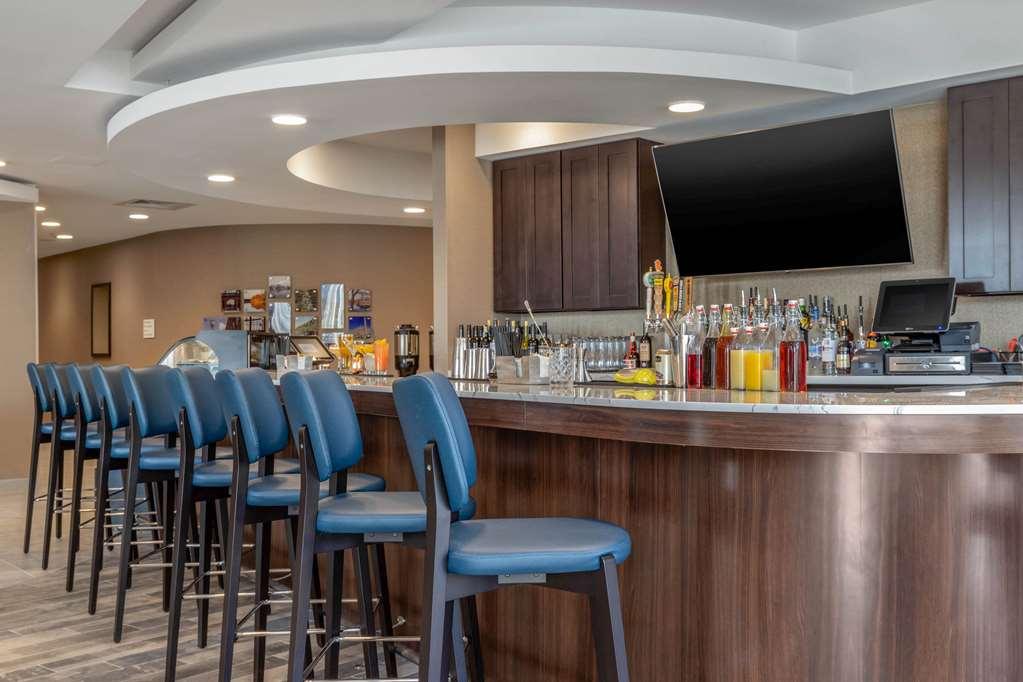 Cambria Hotel West Orange Restaurant photo