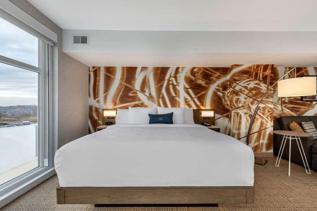 Cambria Hotel West Orange Room photo