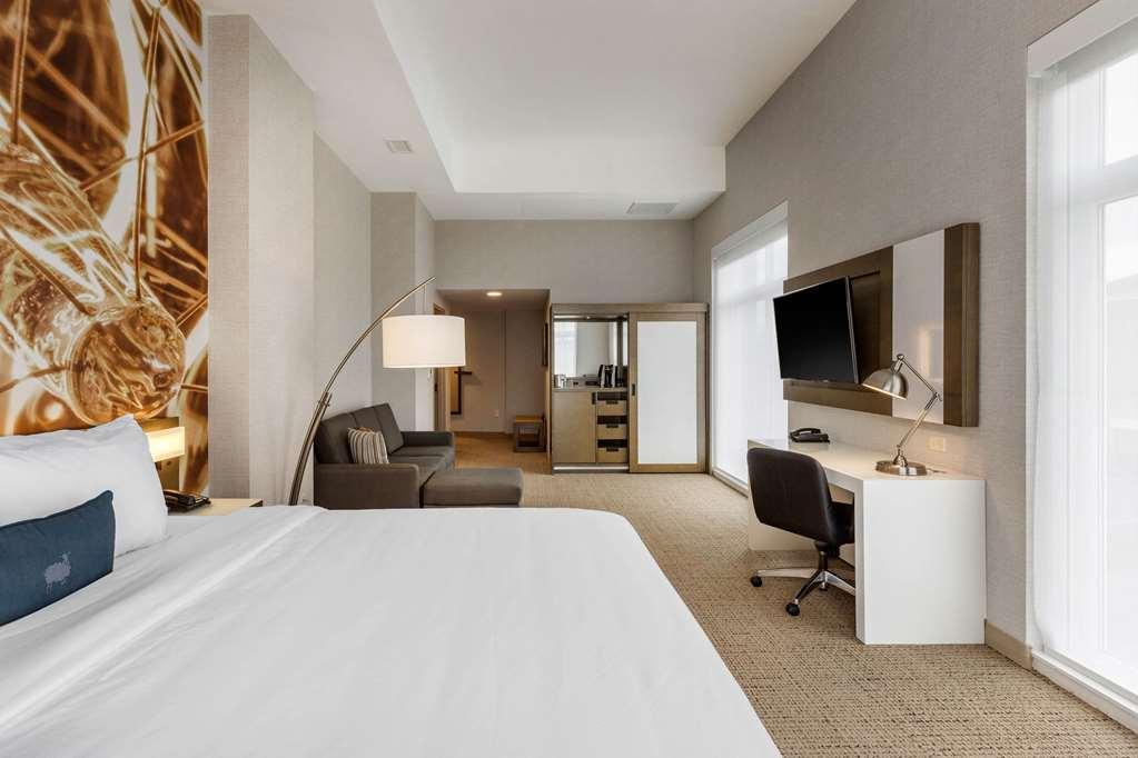 Cambria Hotel West Orange Room photo