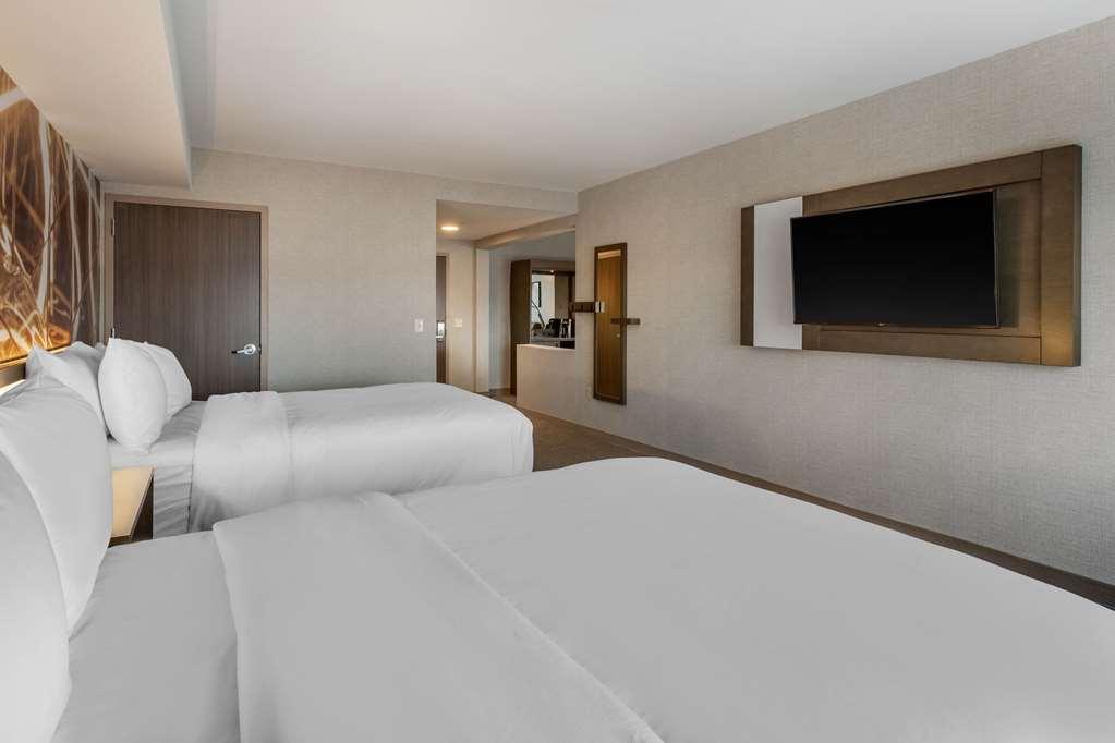 Cambria Hotel West Orange Room photo