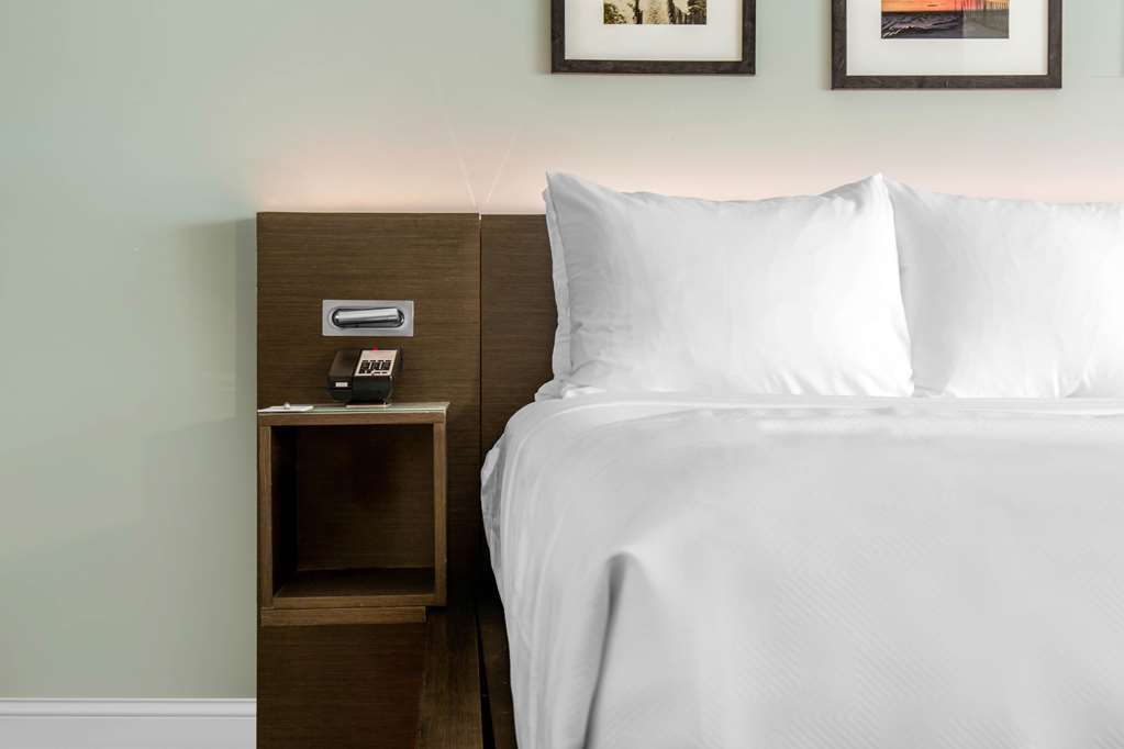 Cambria Hotel West Orange Room photo